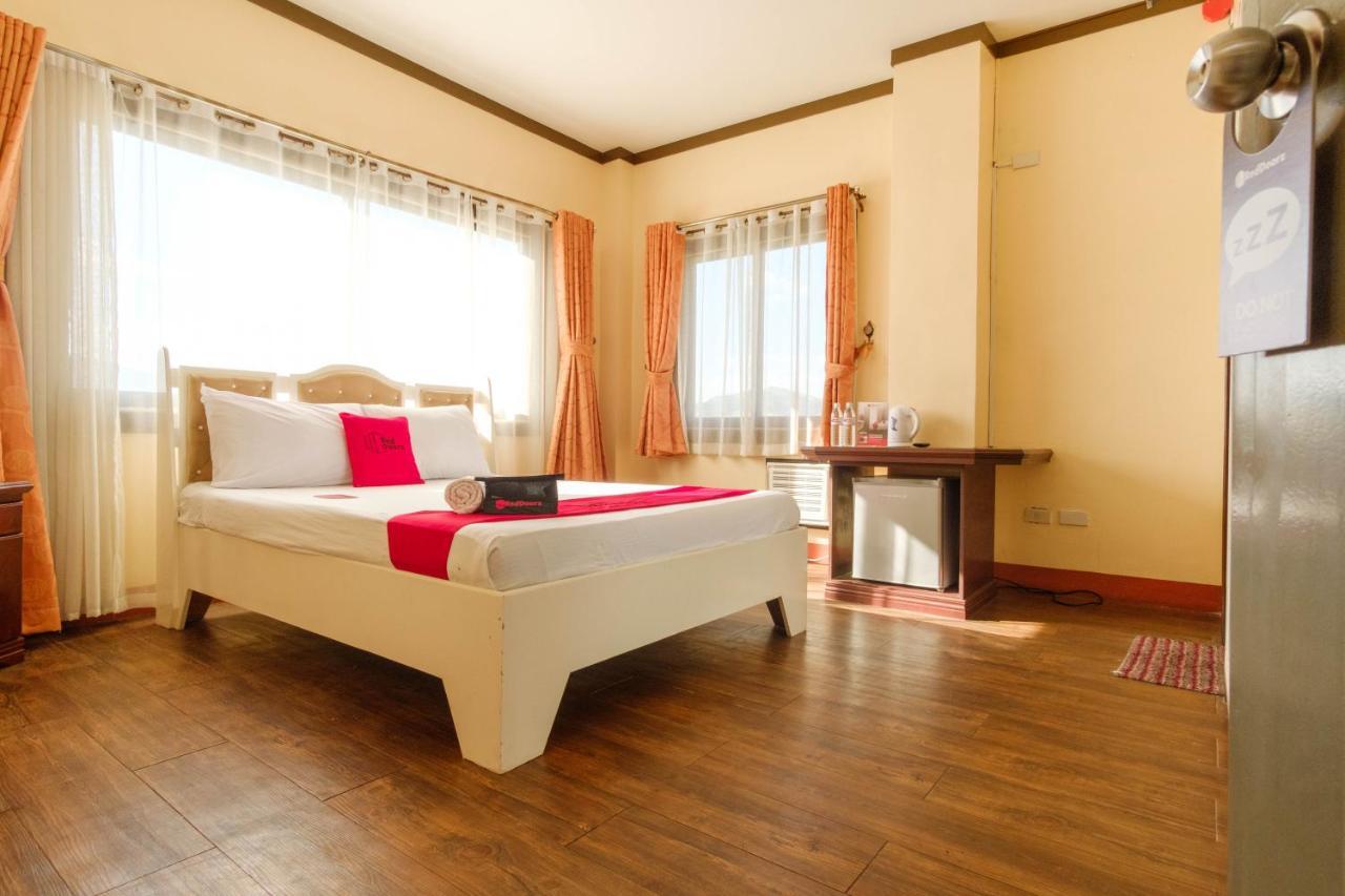 RedDoorz Plus @ Seaborne Hotel Subic Zambales Exterior foto