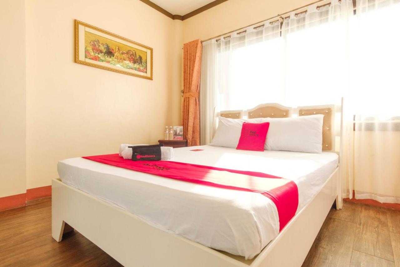 RedDoorz Plus @ Seaborne Hotel Subic Zambales Exterior foto
